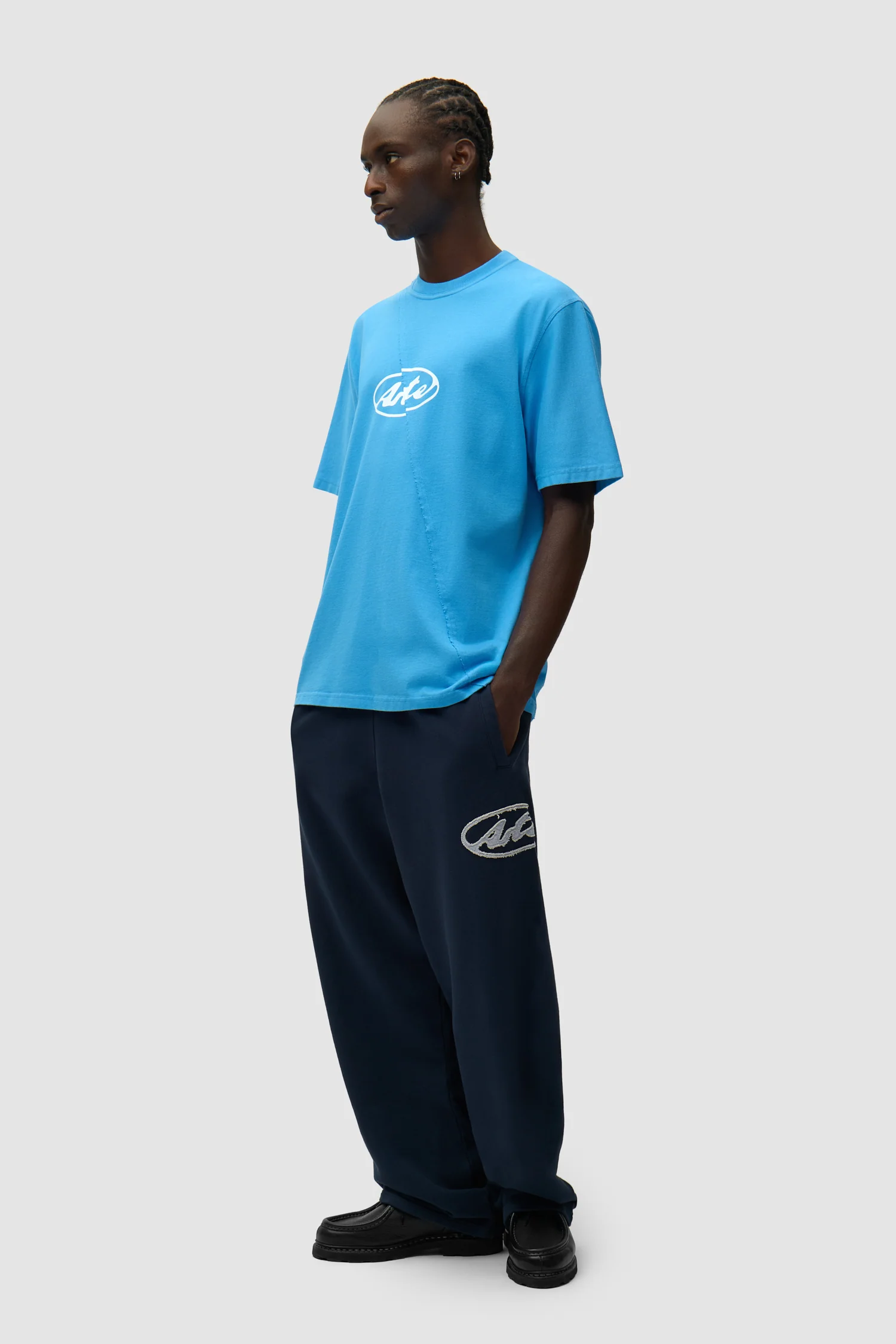 Circle Logo T-shirt - Blue - Image 5