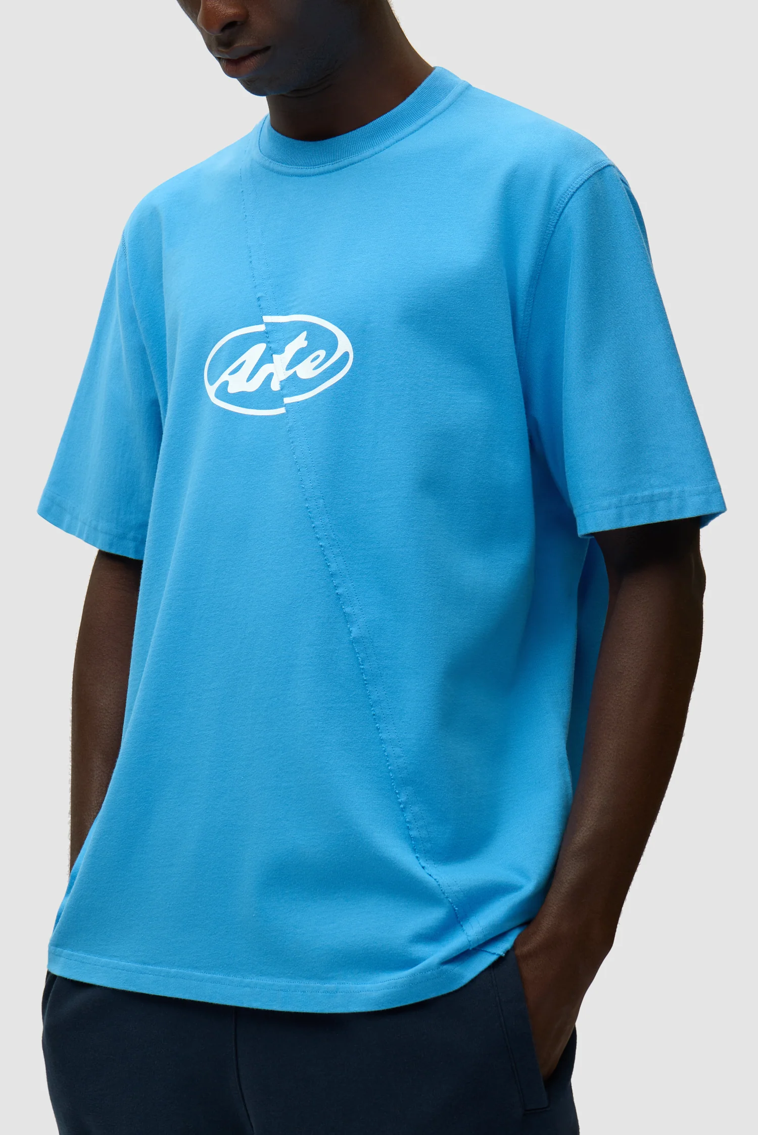Circle Logo T-shirt - Blue - Image 7